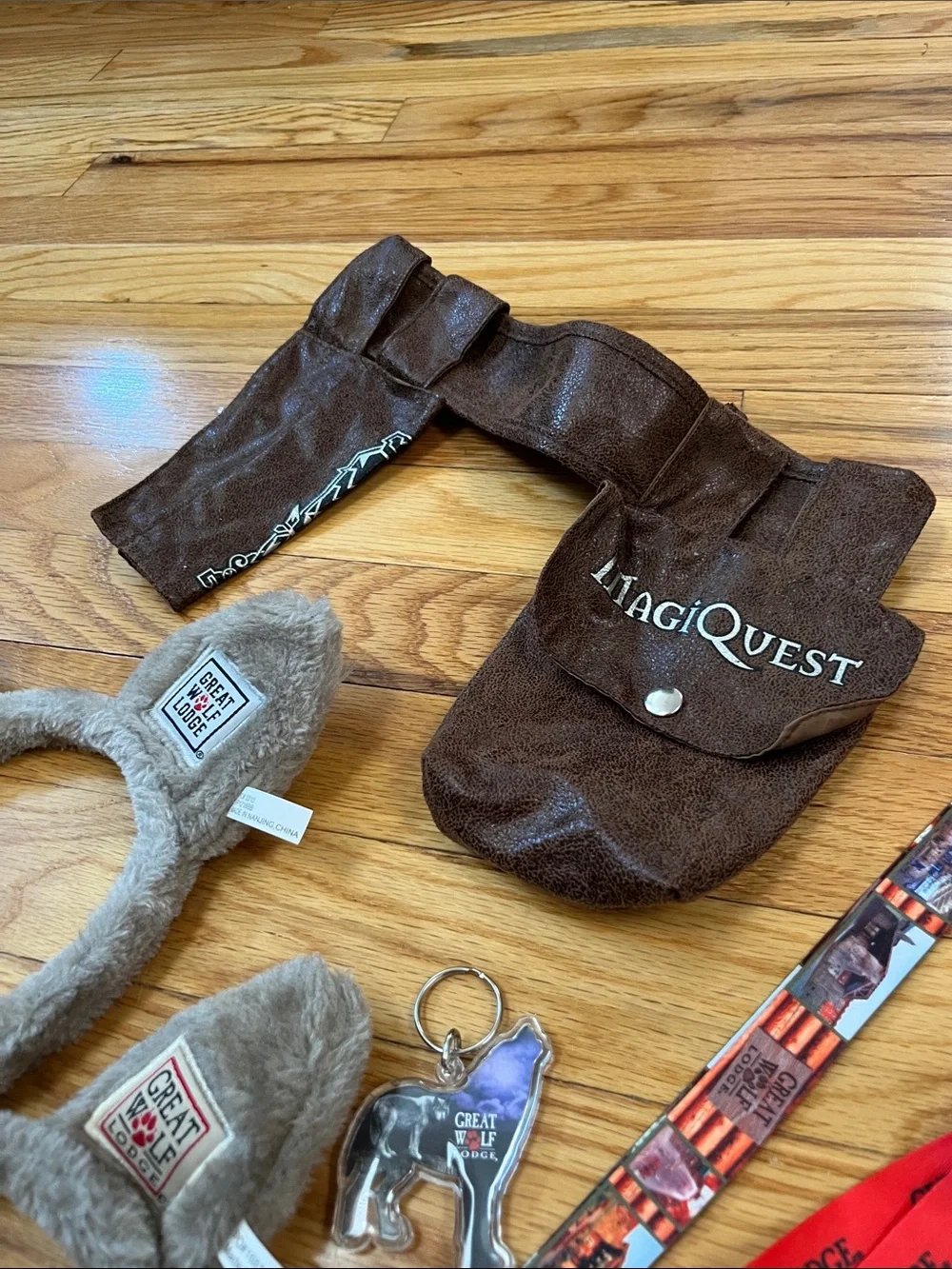 Great Wolf Lodge Brown Pouch, Wands, and accessories